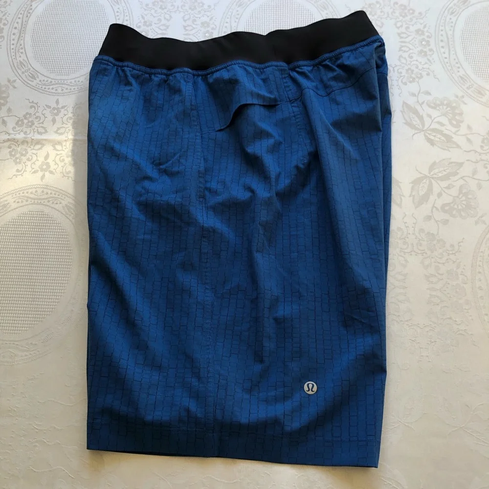 Lululemon Athletica Men’s Size M Nylon Blue Swimming Trunks Activewear Shorts